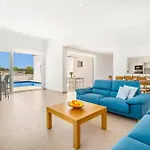 Agueda Menorca 卡拉加尔达纳